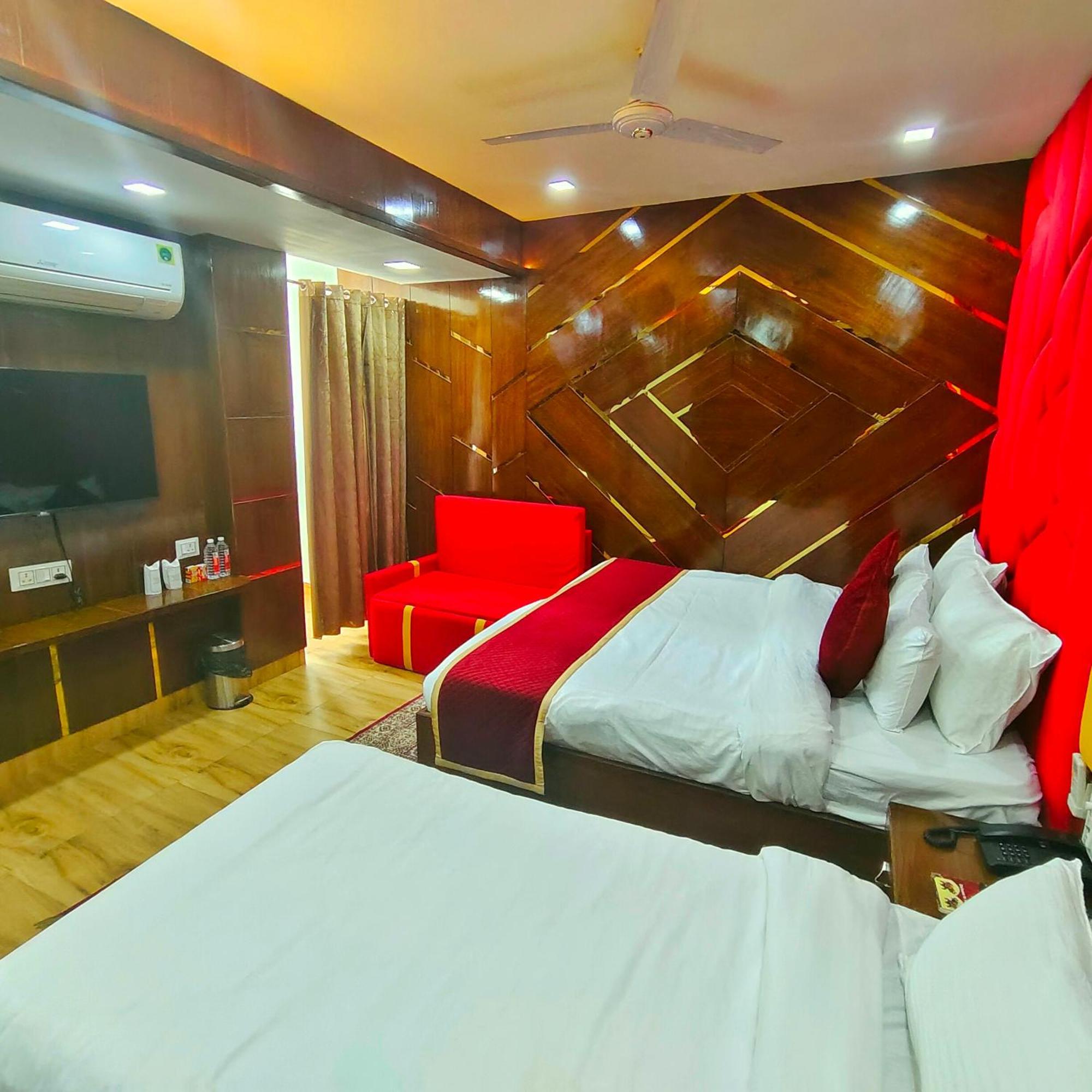 Rich Grand Hotel آغْرا المظهر الخارجي الصورة