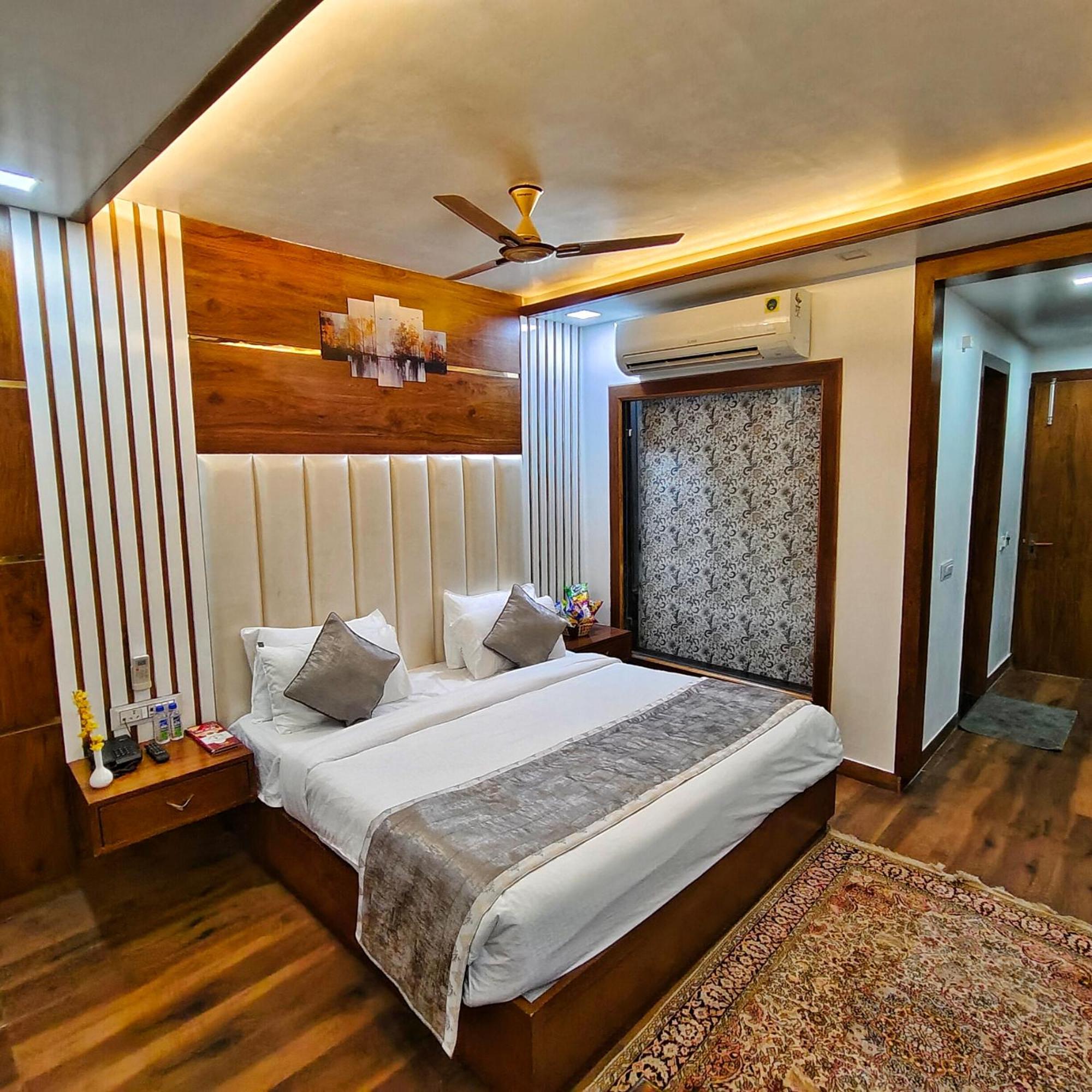 Rich Grand Hotel آغْرا المظهر الخارجي الصورة