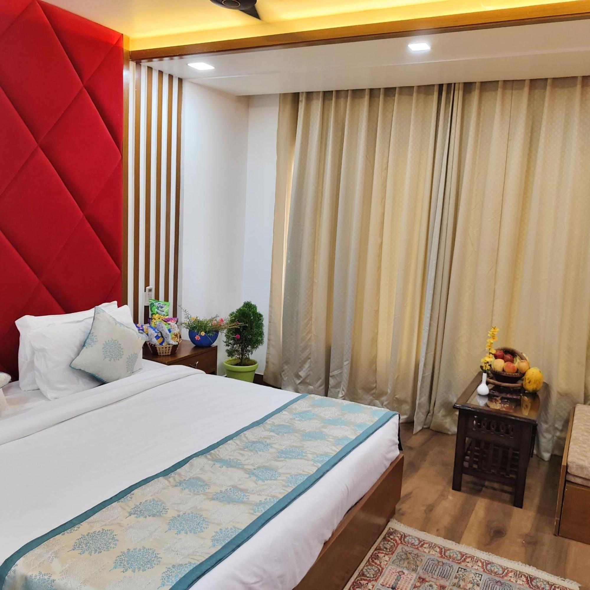 Rich Grand Hotel آغْرا المظهر الخارجي الصورة