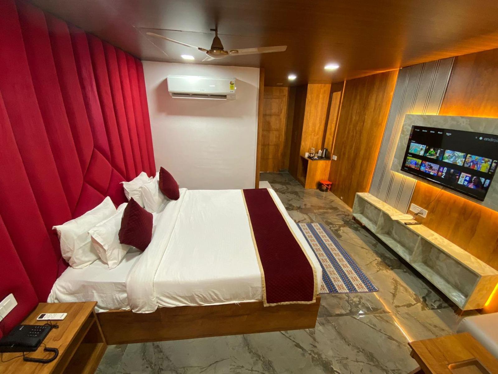 Rich Grand Hotel آغْرا المظهر الخارجي الصورة
